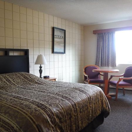 Port McNeill Haida Way Motor Inn المظهر الخارجي الصورة
