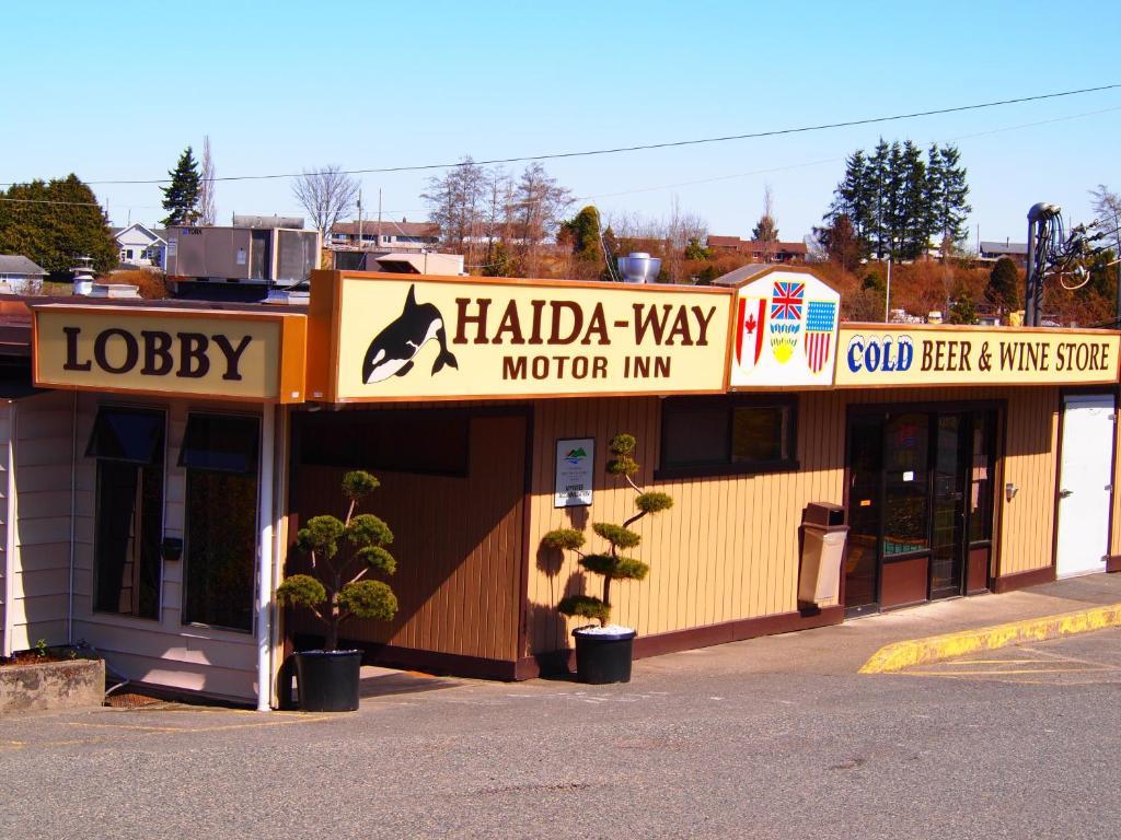 Port McNeill Haida Way Motor Inn المظهر الخارجي الصورة