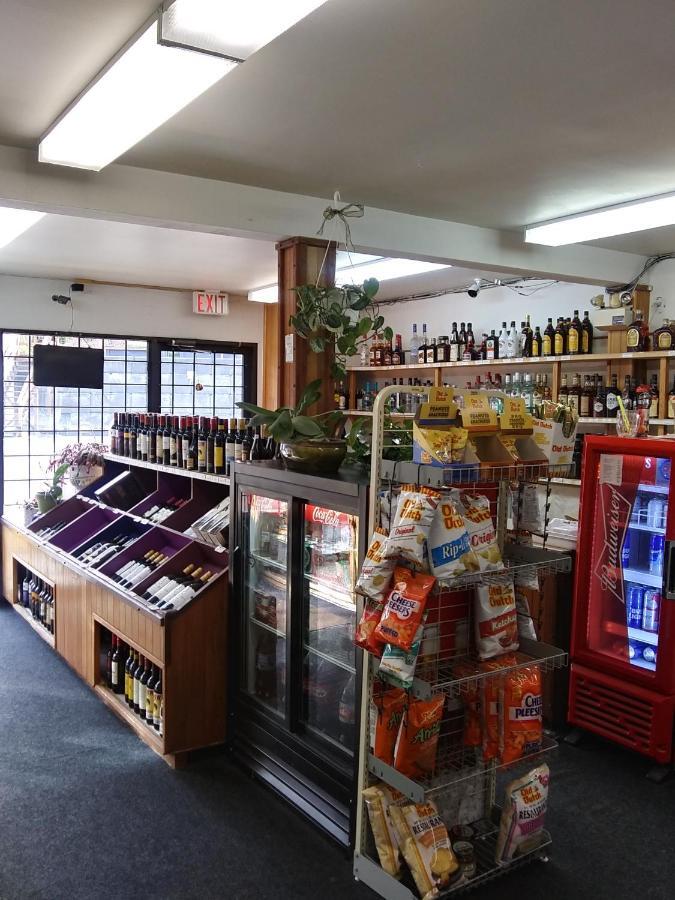 Port McNeill Haida Way Motor Inn المظهر الخارجي الصورة