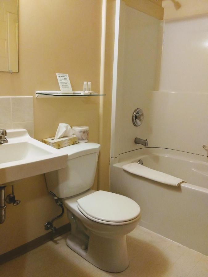 Port McNeill Haida Way Motor Inn المظهر الخارجي الصورة